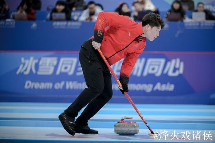 冬奥会冰壶落选赛：中国混双组合7-5力克对手 强势三连胜领跑