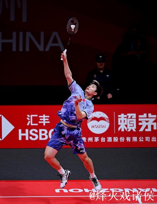 羽联总决赛:石宇奇两局完胜奈良冈功大,成功晋级 羽联总决赛:石宇奇两局完胜奈良冈功大,成功晋级